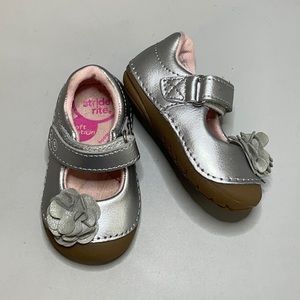Stride Rite Aria silver Mary Jane size 3